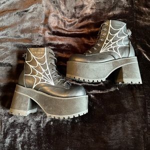 Demonia Ranger-105 Boots
